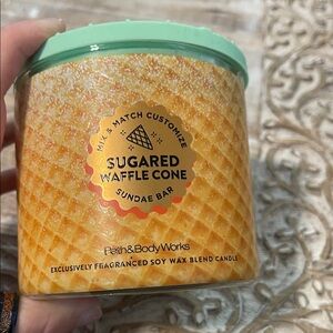 Bath & Body Works Sugared Waffle Cone Candle - Orange & Mint Green